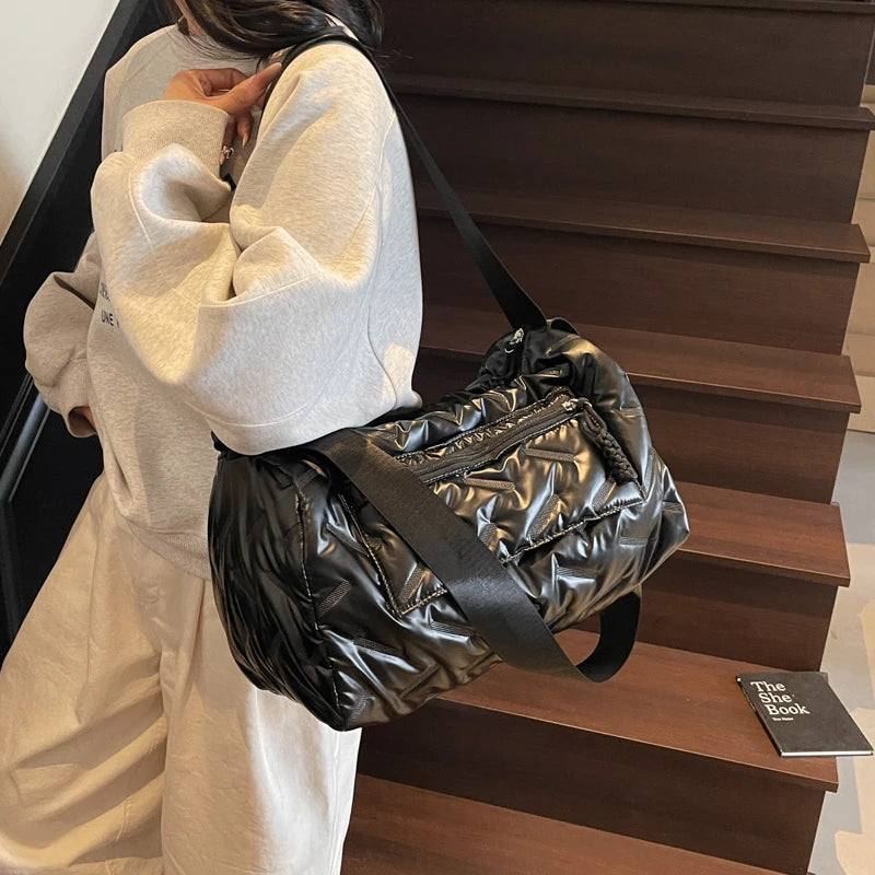 Women’s Large Travel Tote with Wet Dry Compartment