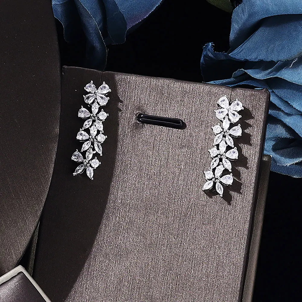 2023 new four-piece cubic zirconia bridal jewelry set women's party, luxury Dubai crystal wedding hot sale in Central Asia