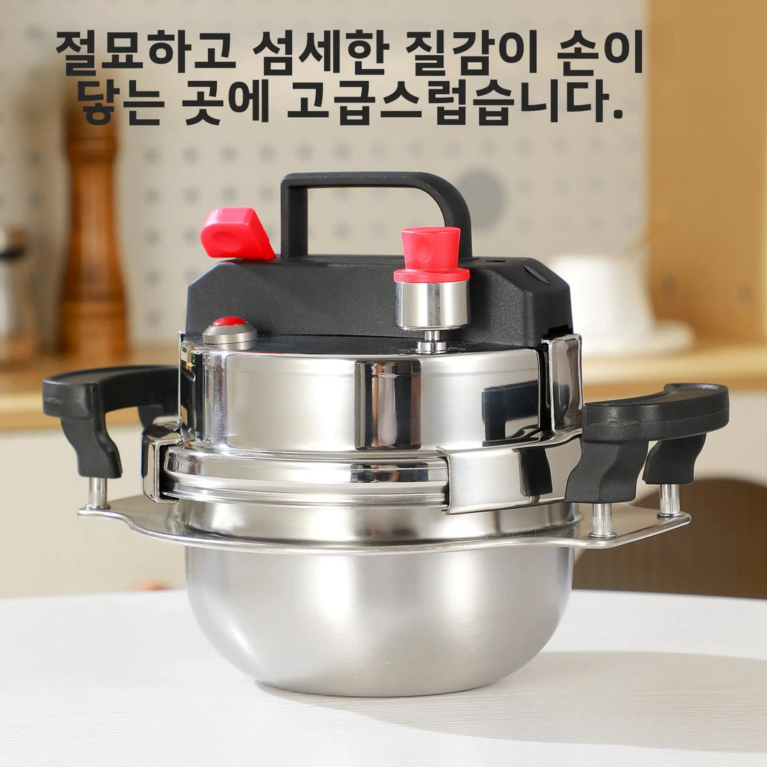 304 Stainless Steel Pressure Cooker, Includes Wooden Stand, Compatible with Gas Stoves, Suitable for Cooking Rice and Boiling Meat.