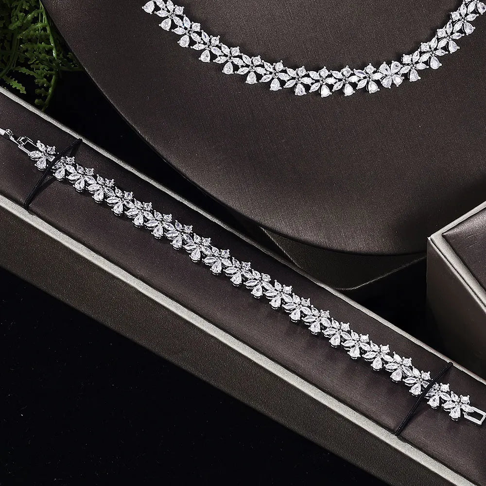 2023 new four-piece cubic zirconia bridal jewelry set women's party, luxury Dubai crystal wedding hot sale in Central Asia