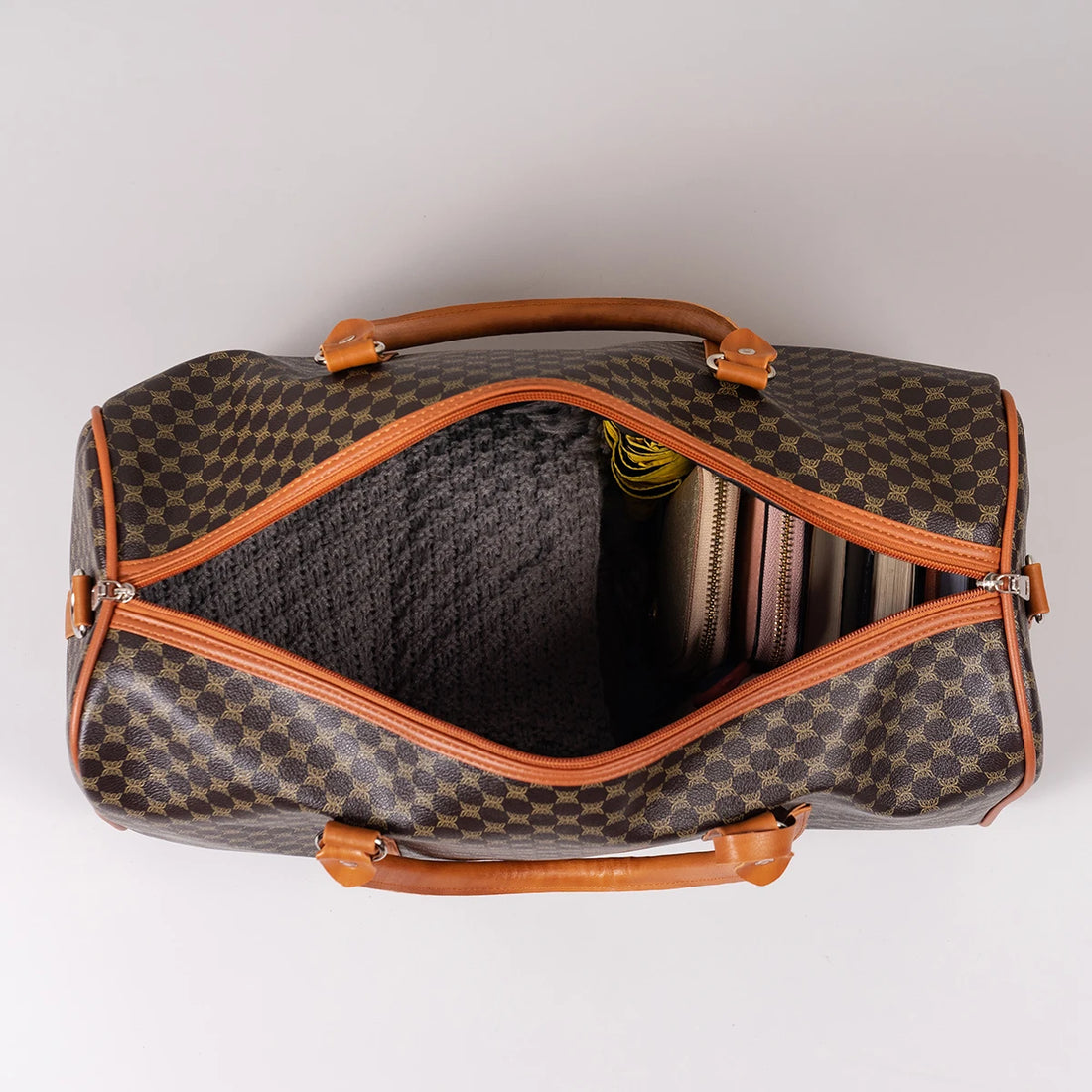 Mature and Elegant Patterned Dark-Colored Luggage Organizer Handbag, Sturdy and Durable with Smooth Zipper, Large Capacity for Carrying Suits, Clothes, Documents, Laptops, Shoes, Single Shoulder Crossbody with Dual Handles, P