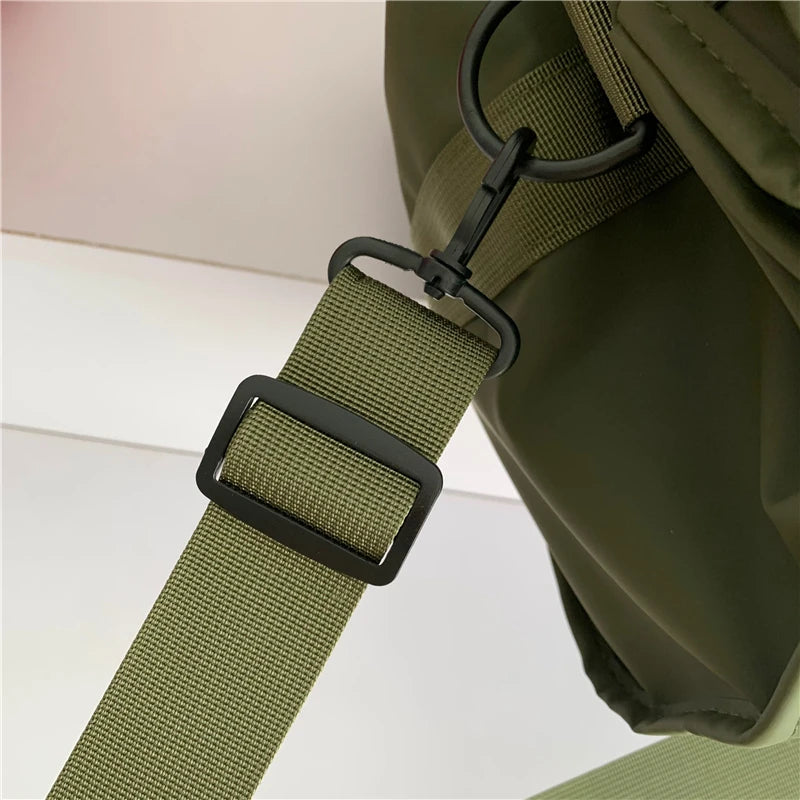 Luggage Bag - Adjustable, Large Capacity Travel Bag, Suitable for Weekend Travel and Leisure Outing, Zippered Closed