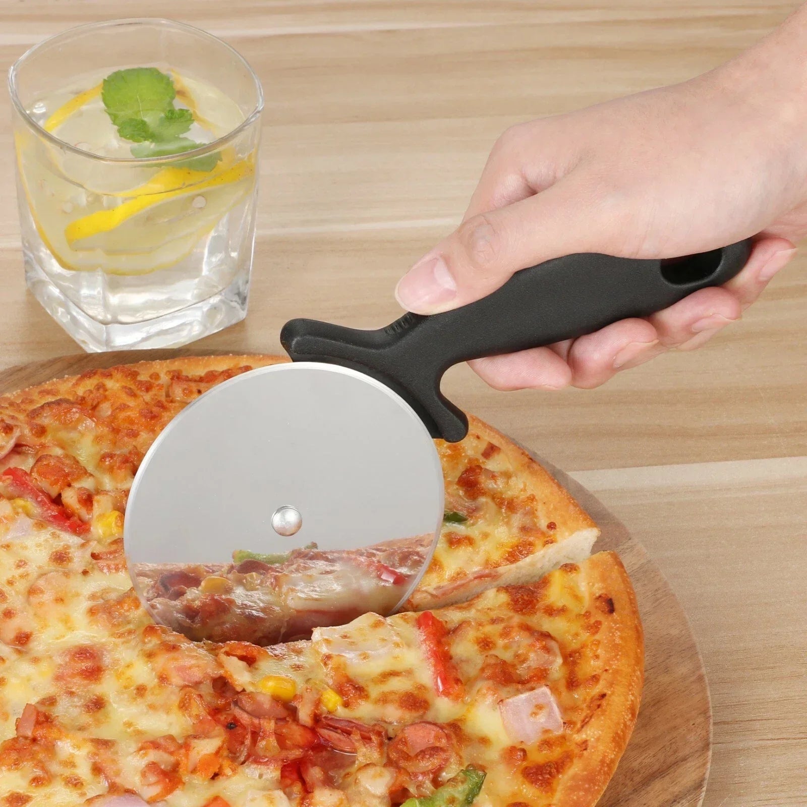 Stainless Steel Pizza Cutters Kitchen Accessories Pastry Roller Cutter Pizza Knife Cookie Cake Roller Wheel Scissor Cutting Tool