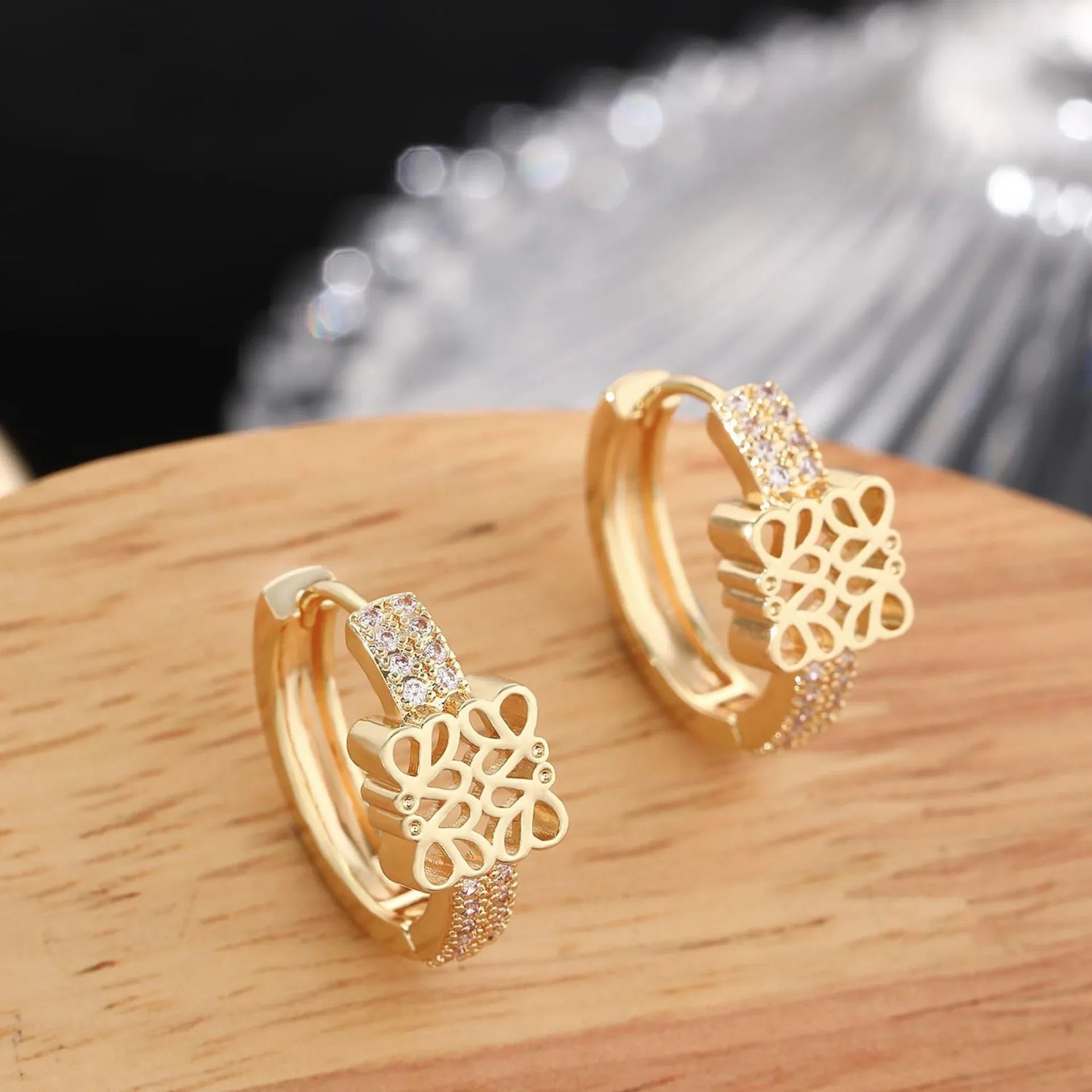 Fashionable Exaggerated Full Diamond Earrings Unique Design Sensation High-End Feel Small Audience Design New 2025 Model