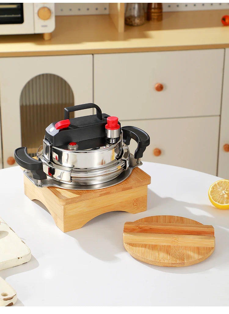 304 Stainless Steel Pressure Cooker, Includes Wooden Stand, Compatible with Gas Stoves, Suitable for Cooking Rice and Boiling Meat.