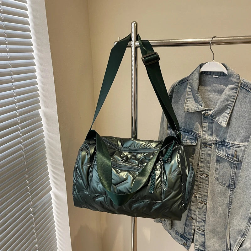 Women’s Large Travel Tote with Wet Dry Compartment