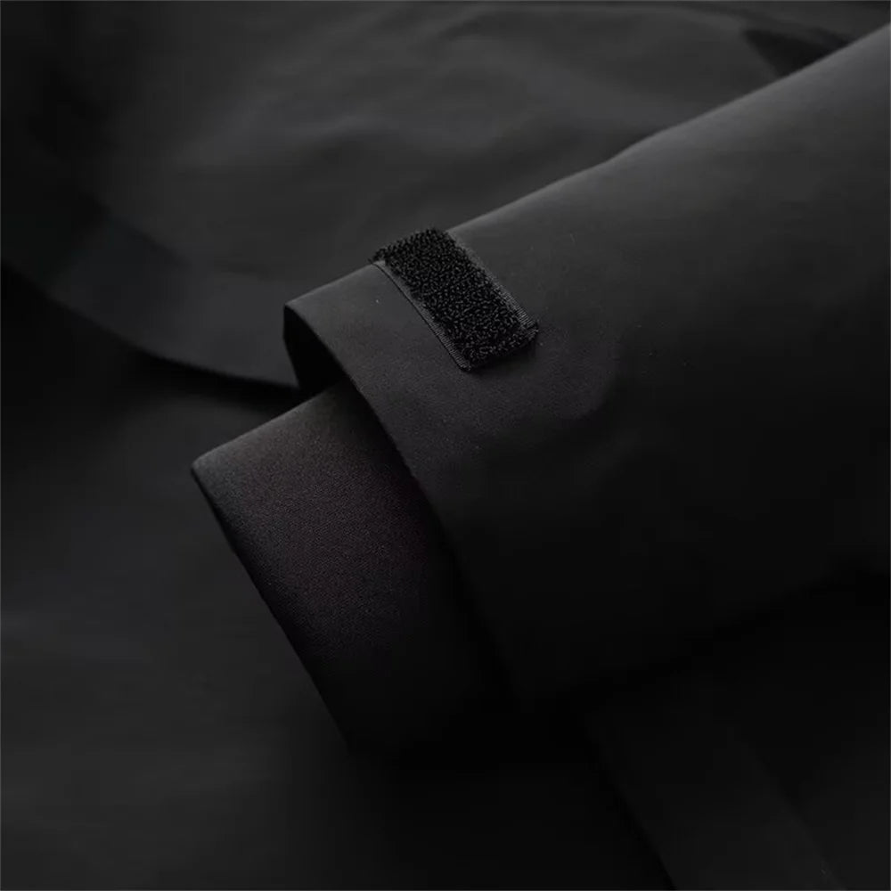 2025 fashionable women's clothing with European and American style design featuring a cinched waisthooded skiing and warm co