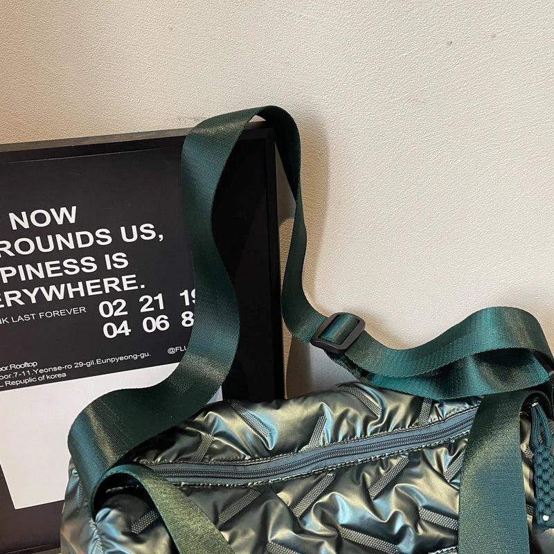 Women’s Large Travel Tote with Wet Dry Compartment