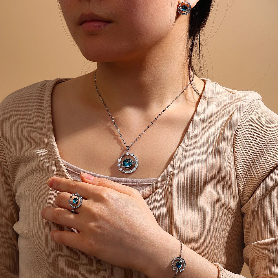 Light Luxury Titanium Steel Star Series Necklace for Women Gold Color Planet Moon Astronaut Pendant Necklaces Jewelry Gifts