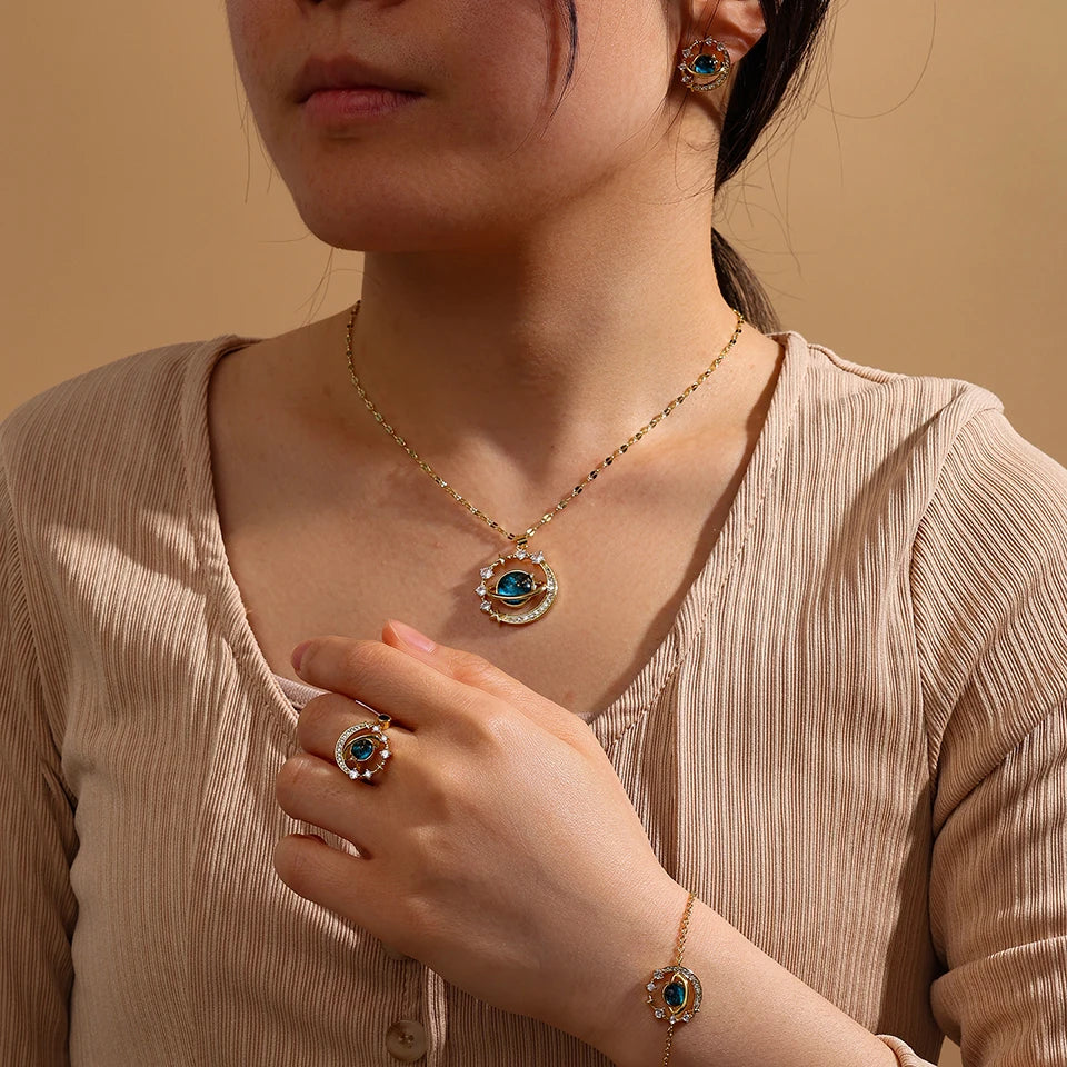 Light Luxury Titanium Steel Star Series Necklace for Women Gold Color Planet Moon Astronaut Pendant Necklaces Jewelry Gifts