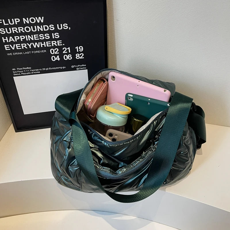 Women’s Large Travel Tote with Wet Dry Compartment