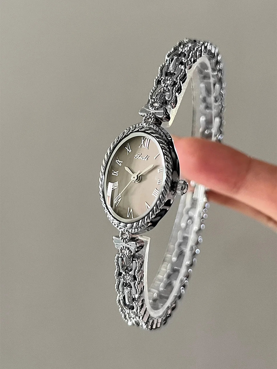 2025 NEW Vintage Silver Women's Watches GEDI Roman Numeral Display Oval Dial Woman's Quartz Wristwatch Clock Gift Accessories